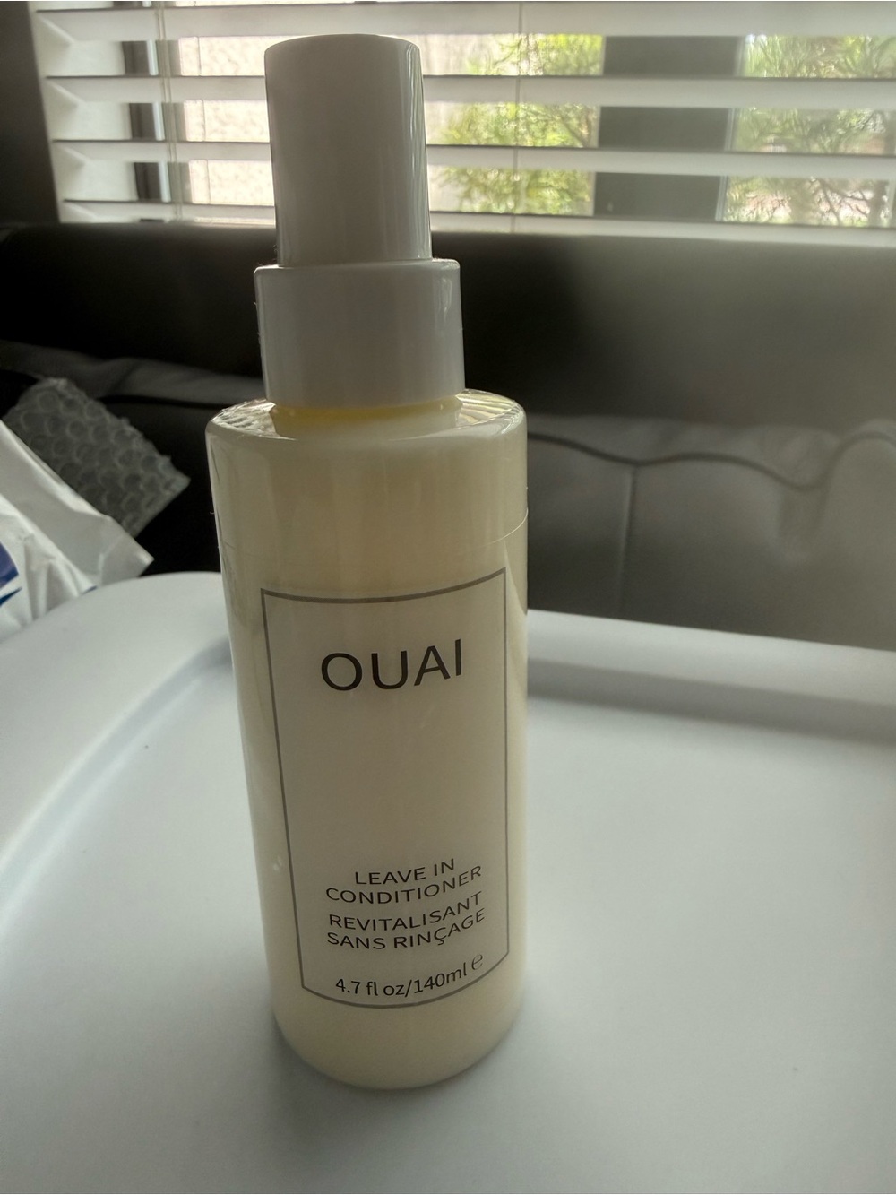 OUAI Leave-In Conditioner Spray - Picture 4 of 4